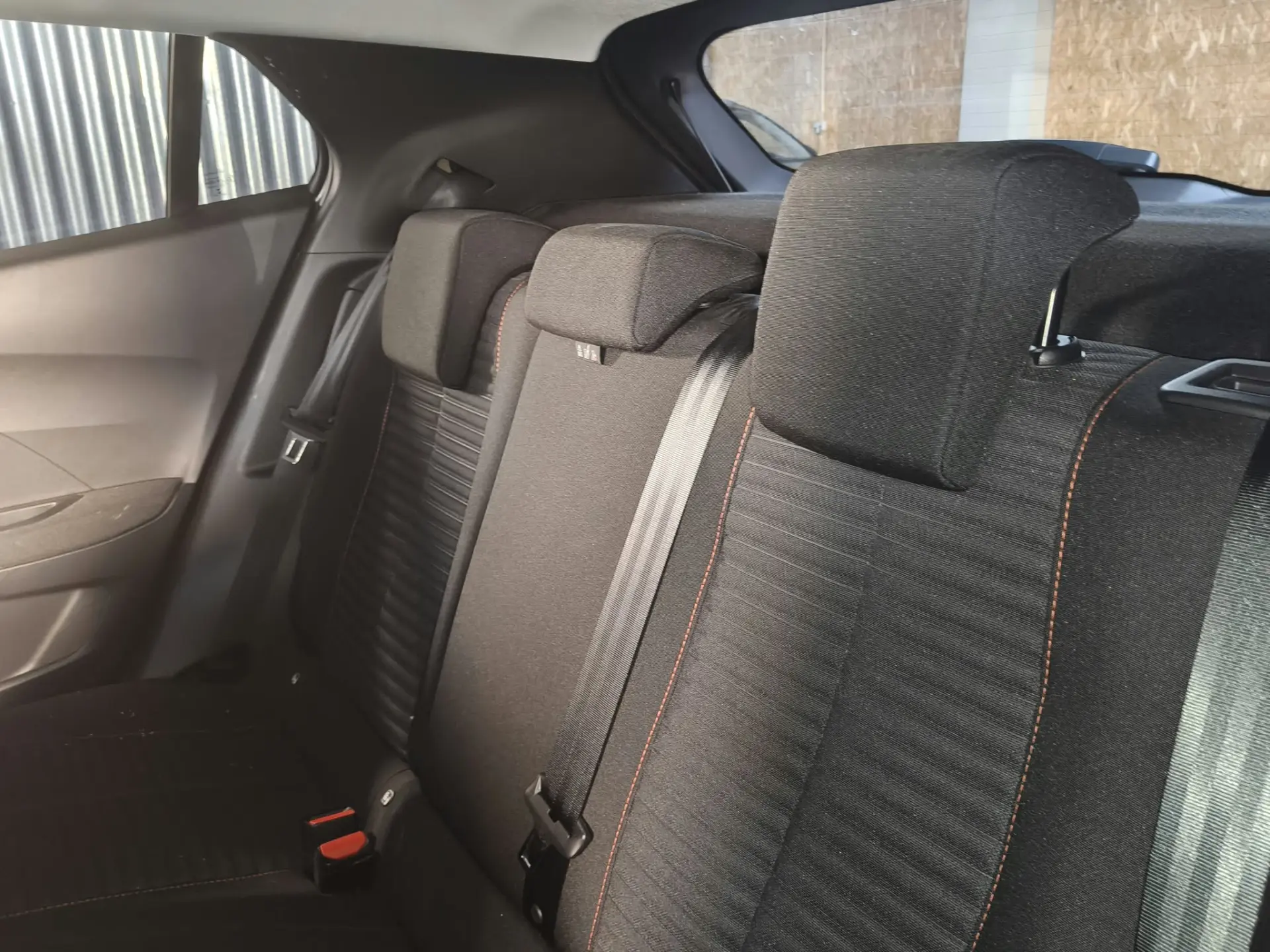 Peugeot e-2008 50 kWh Active Pack 21