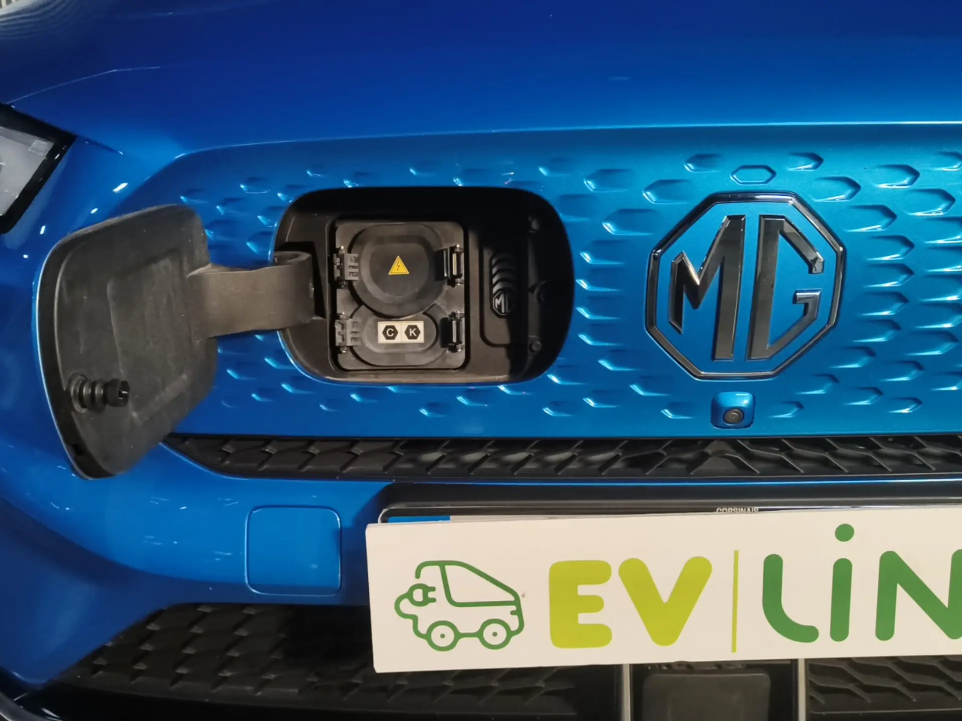 MG ZS EV 72.6 kWh Luxury 6