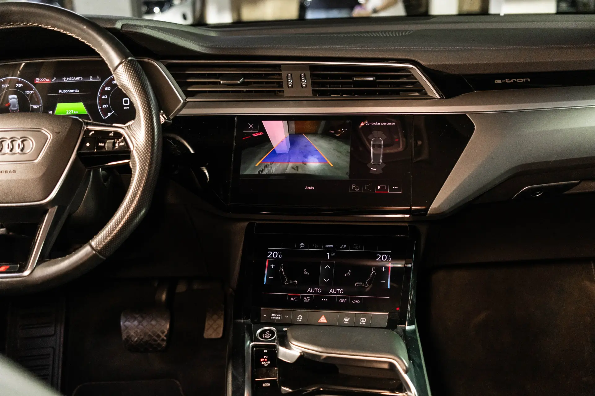 Audi e-tron 55 quattro 21