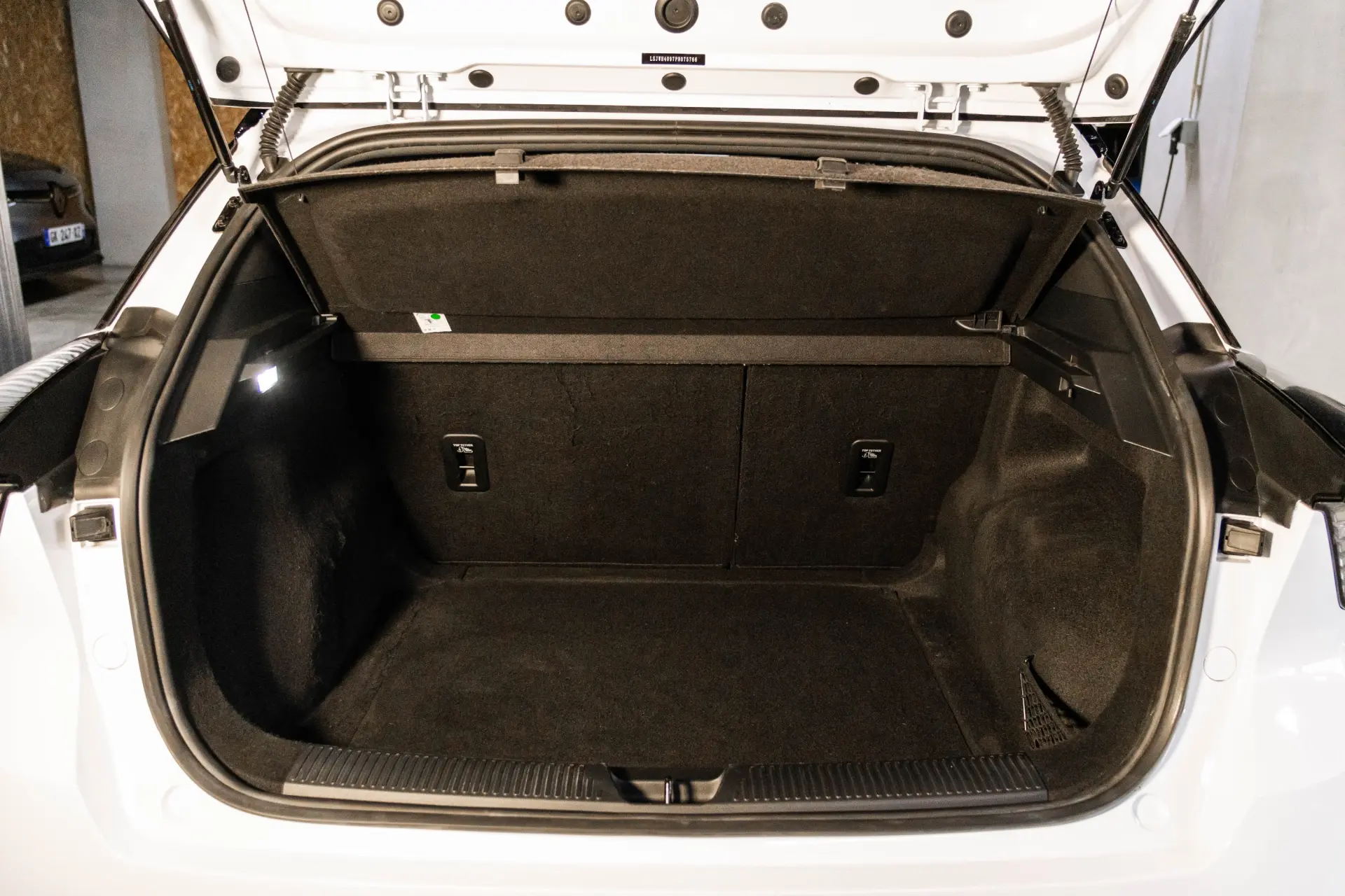 MG MG4 64 kWh Comfort 37
