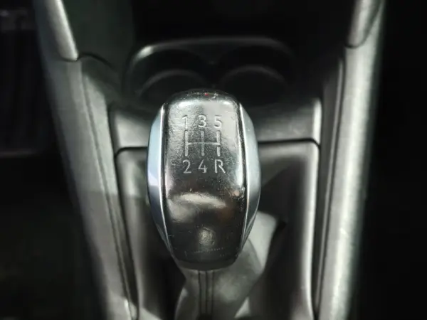 Peugeot 208 1.2 PureTech Allure 12