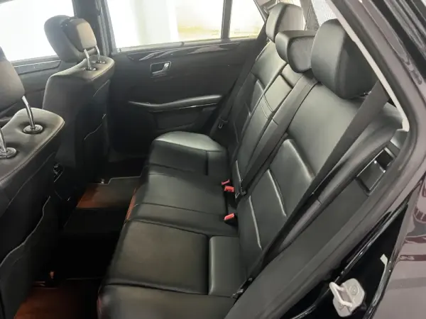 Mercedes-Benz E 220 CDi Avantgarde BlueEfficiency 10