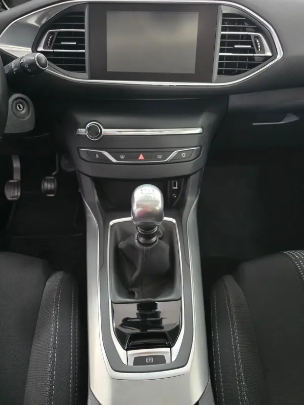 Peugeot 308 1.2 PureTech Allure Pack 11