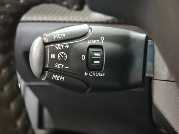 Peugeot 2008 1.2 PureTech Active 17