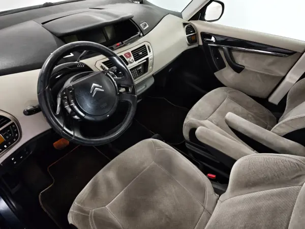 Citroen C4 Grand Picasso 1.6 HDi Exclusive CMP6 17