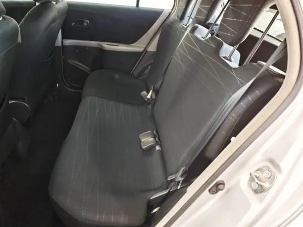 Toyota Yaris 1.0 VVT-i Comfort 19