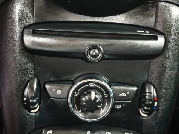 MINI 3 Portas Cooper 9
