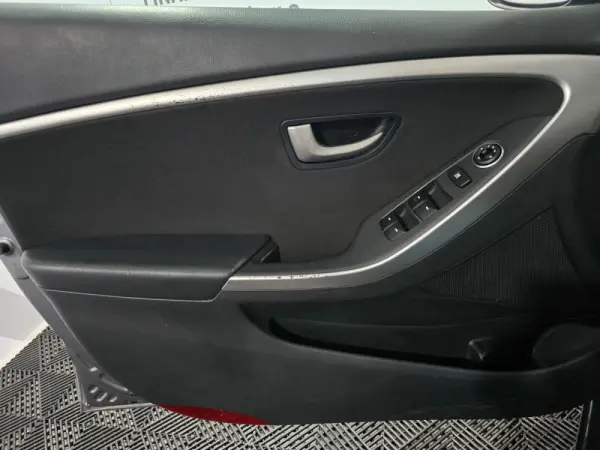 Hyundai i30 1.4 CRDi Blue Active 14