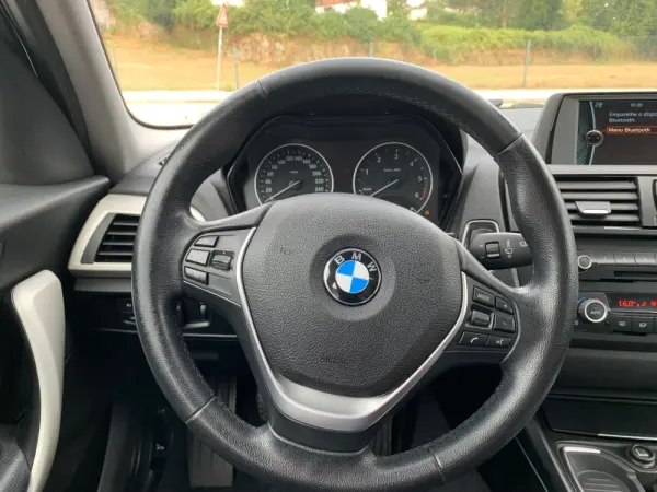 BMW 118 d Line Urban 9