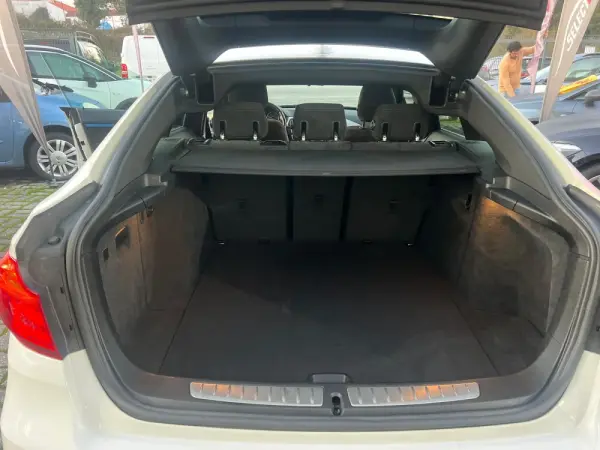 BMW 318 Gran Turismo d GT Pack M 14