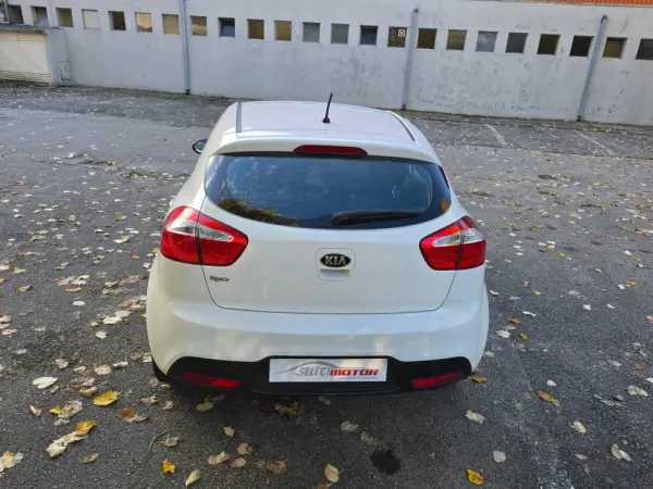 Kia Rio 1.2 CVVT LX 8