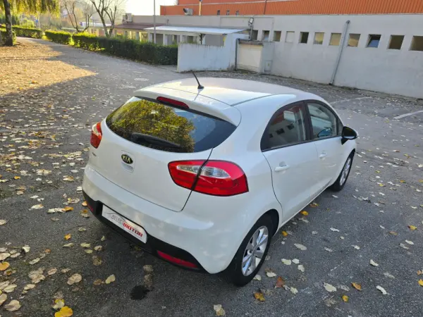 Kia Rio 1.2 CVVT LX 9