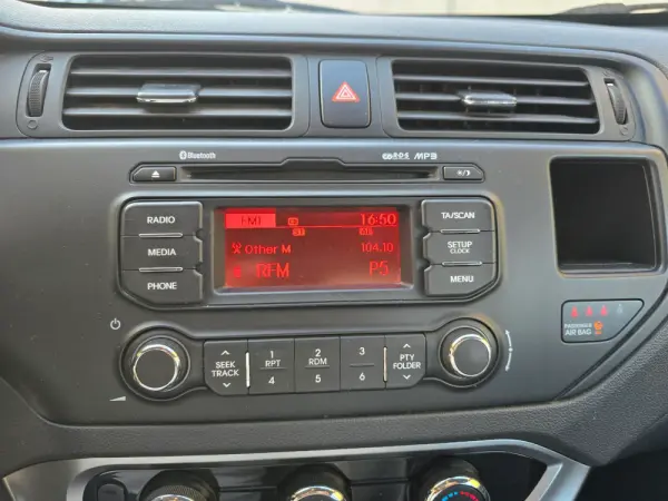 Kia Rio 1.2 CVVT LX 12