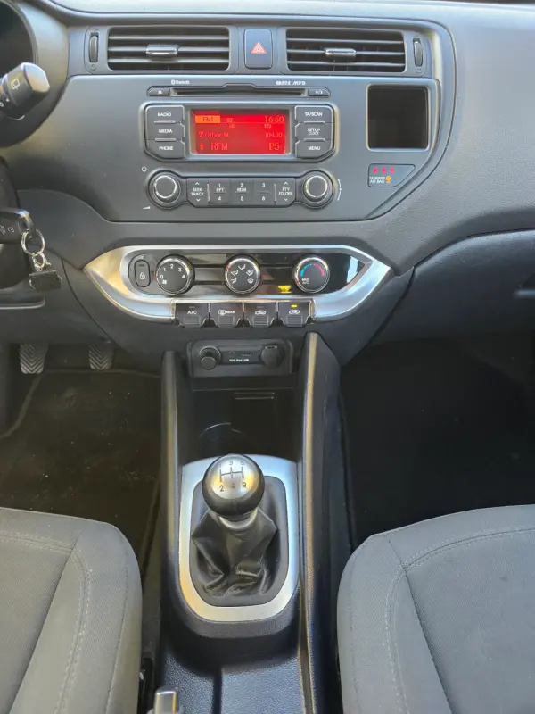 Kia Rio 1.2 CVVT LX 15