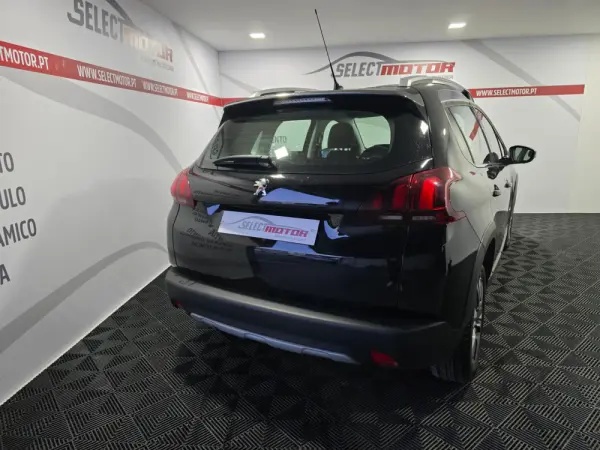 Peugeot 2008 1.2 PureTech Allure 6