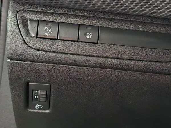 Peugeot 2008 1.2 PureTech Allure 14