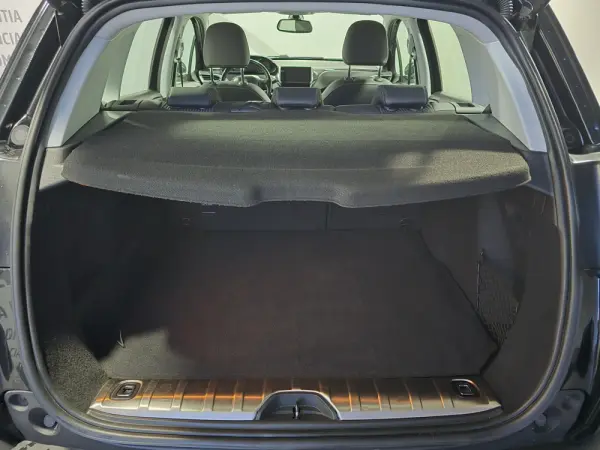 Peugeot 2008 1.2 PureTech Allure 21