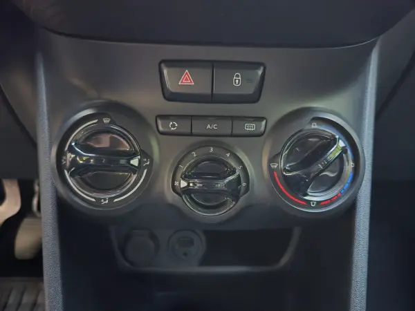 Peugeot 208 1.2 PureTech Active 15