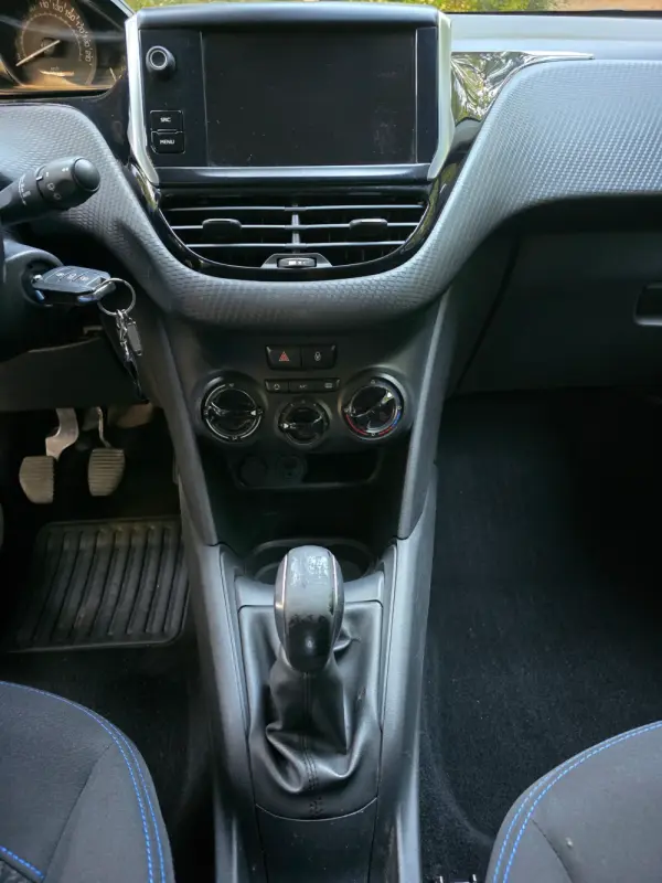 Peugeot 208 1.2 PureTech Active 17