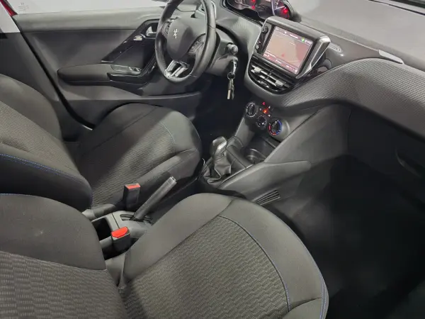 Peugeot 208 1.2 PureTech Style 19