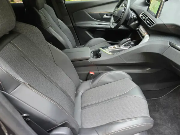 Peugeot 3008 1.2 PureTech GT Line Grip Control EAT6 28