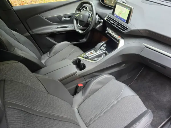 Peugeot 3008 1.2 PureTech GT Line Grip Control EAT6 29