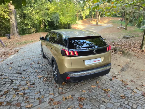 Peugeot 3008 1.2 PureTech Allure 7