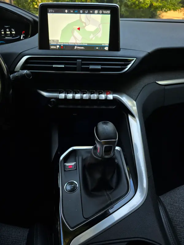 Peugeot 3008 1.2 PureTech Allure 16