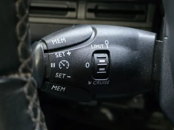 Peugeot 3008 1.2 PureTech Allure 18