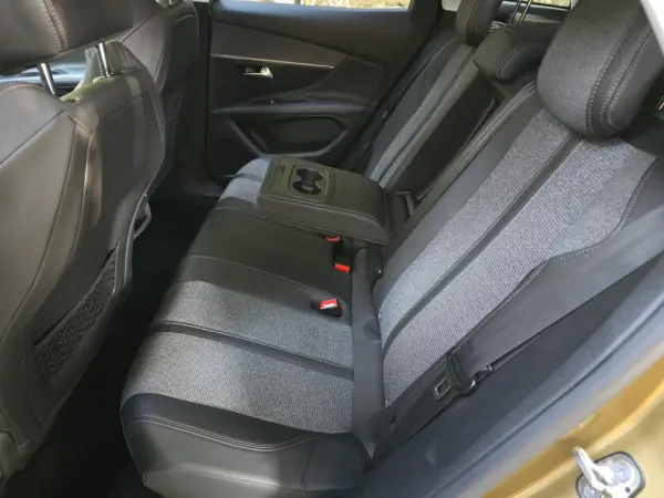 Peugeot 3008 1.2 PureTech Allure 22