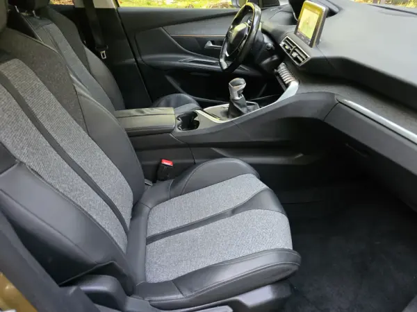 Peugeot 3008 1.2 PureTech Allure 24