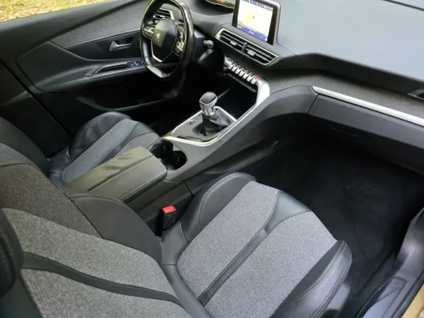 Peugeot 3008 1.2 PureTech Allure 25