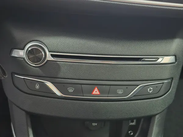 Peugeot 308 1.6 BlueHDi Allure 9