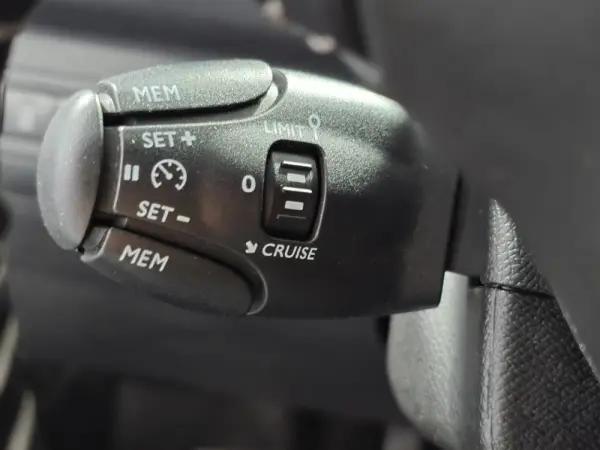 Peugeot 308 1.6 BlueHDi Allure 15