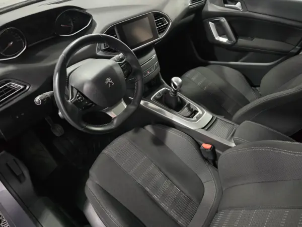 Peugeot 308 1.6 BlueHDi Allure 18