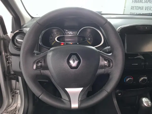 Renault Clio 1.5 dCi Dynamique S 10