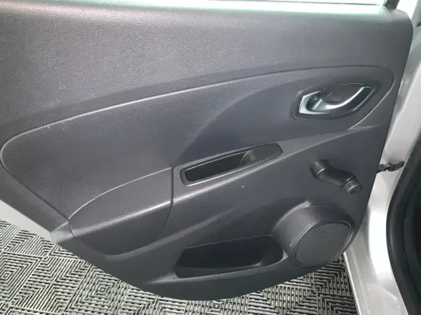 Renault Clio 1.5 dCi Dynamique S 17