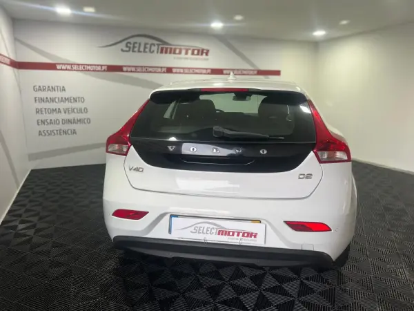 Volvo V40 2.0 D2 Momentum 6