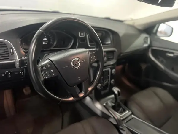 Volvo V40 2.0 D2 Momentum 7