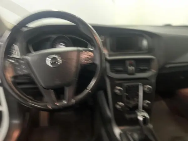 Volvo V40 2.0 D2 Momentum 8