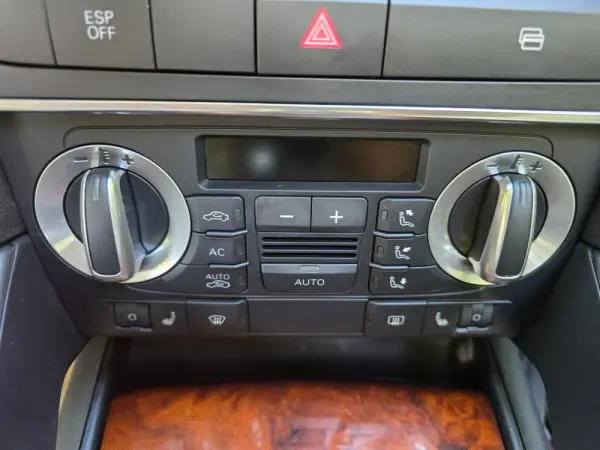 Audi A3 Cabrio 1.8 TFSi Attraction 13