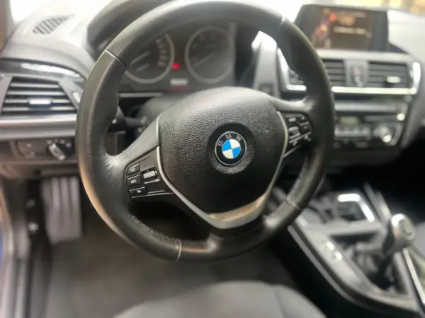BMW 116 d Line Sport 12