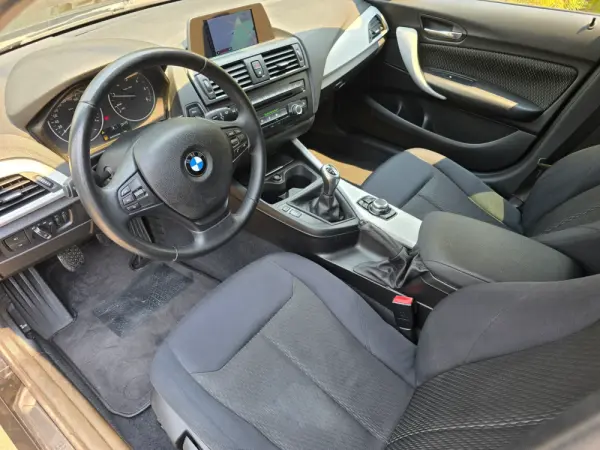 BMW 118 d Line Urban 22