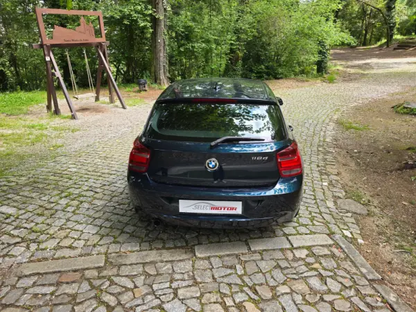 BMW 118 d Line Sport 8