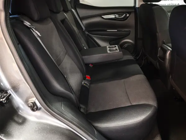 Nissan Qashqai 1.5 dCi N-Connecta 18 21
