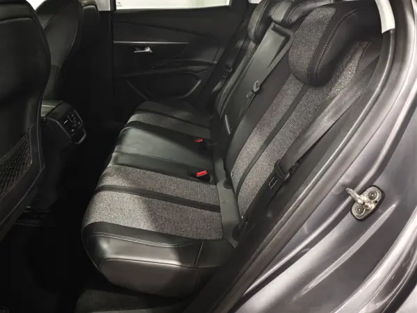 Peugeot 3008 1.2 PureTech Allure Pack 20