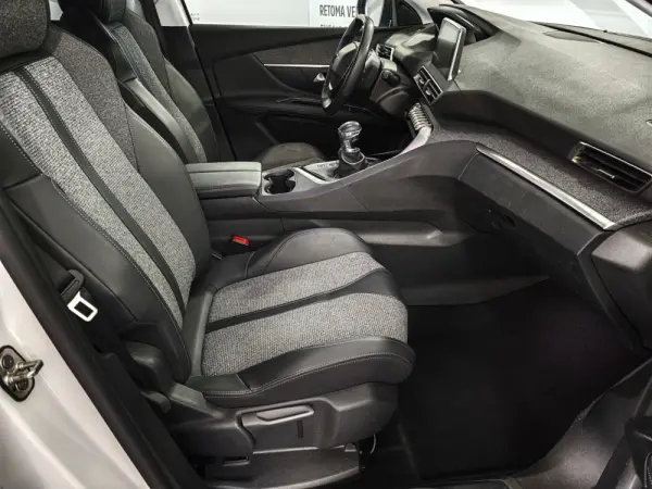 Peugeot 3008 1.2 PureTech Allure Pack 21