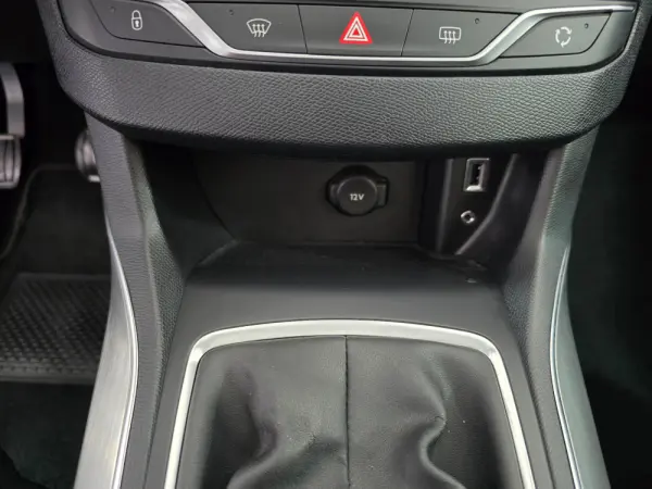 Peugeot 308 1.2 PureTech Allure Pack 10