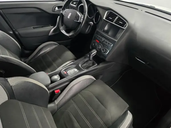 Citroën DS4 1.6 BlueHDi So Chic EAT6 21