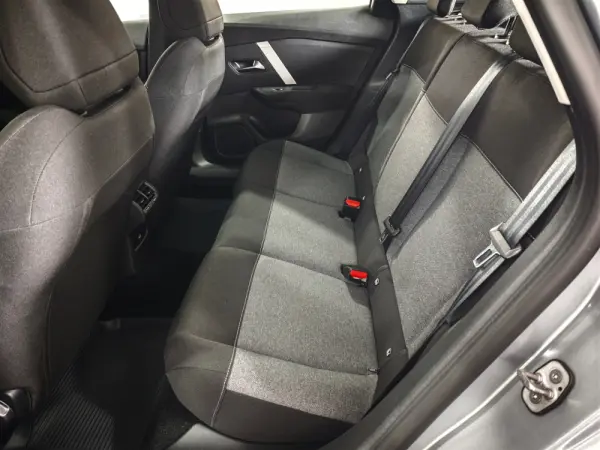 Citroen C4 1.2 PureTech Feel Pack EAT8 22